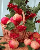 Без бренда «Плетёная корзина с калиной и яблоками» в Новороссийске